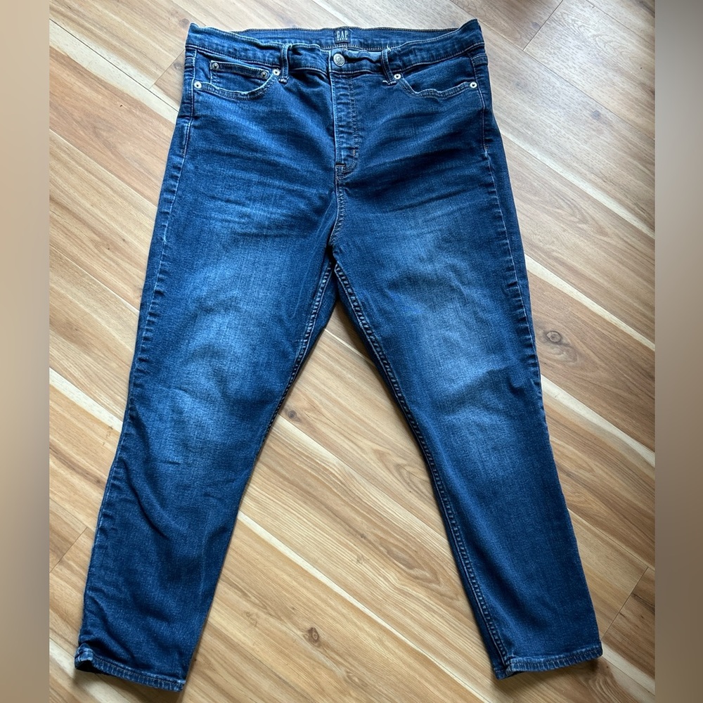 GAP Denim Cropped Pants 33